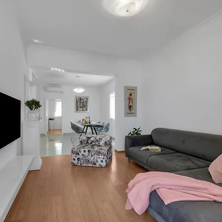 Vranjes Apartment *