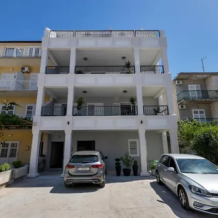 Vranjes Apartment Makarska